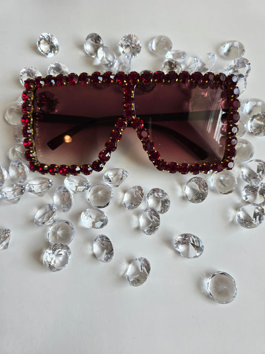 "MADE YOU LOOK" DIVA SUNGLASSES