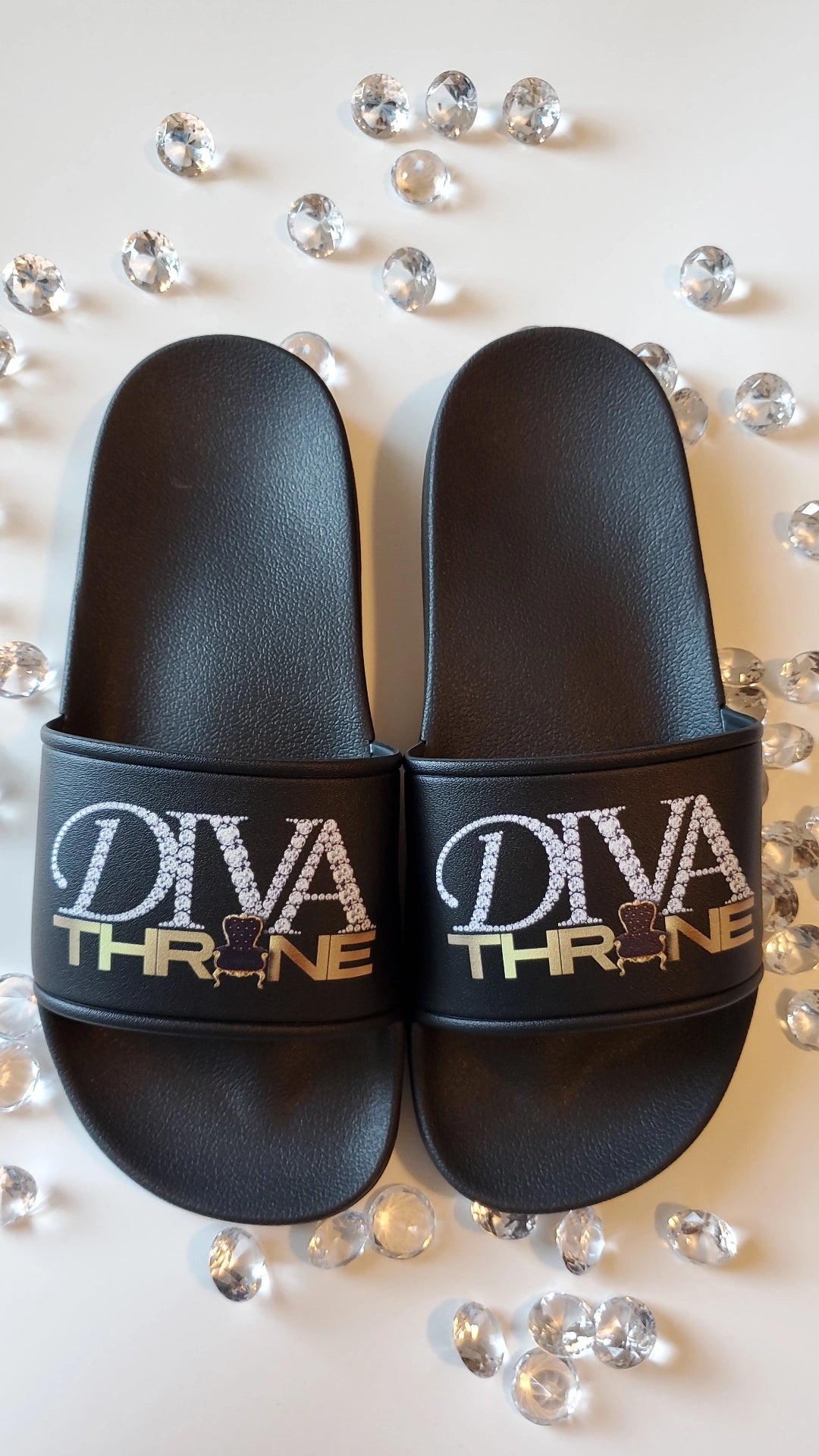 DIVA THRONE SIGNATURE SLIDES